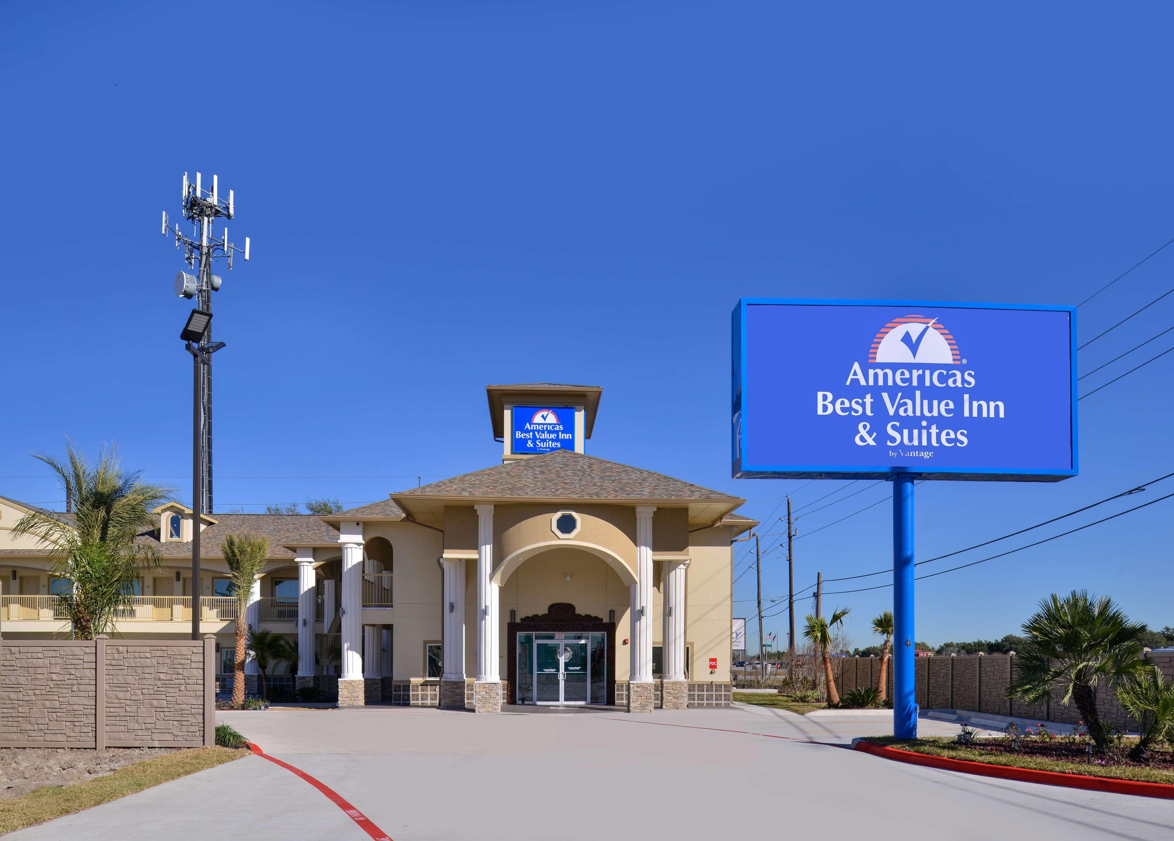 Americas Best Value Inn & Suites - Houston/Hwy 6 & Westpark Mission Bend Esterno foto