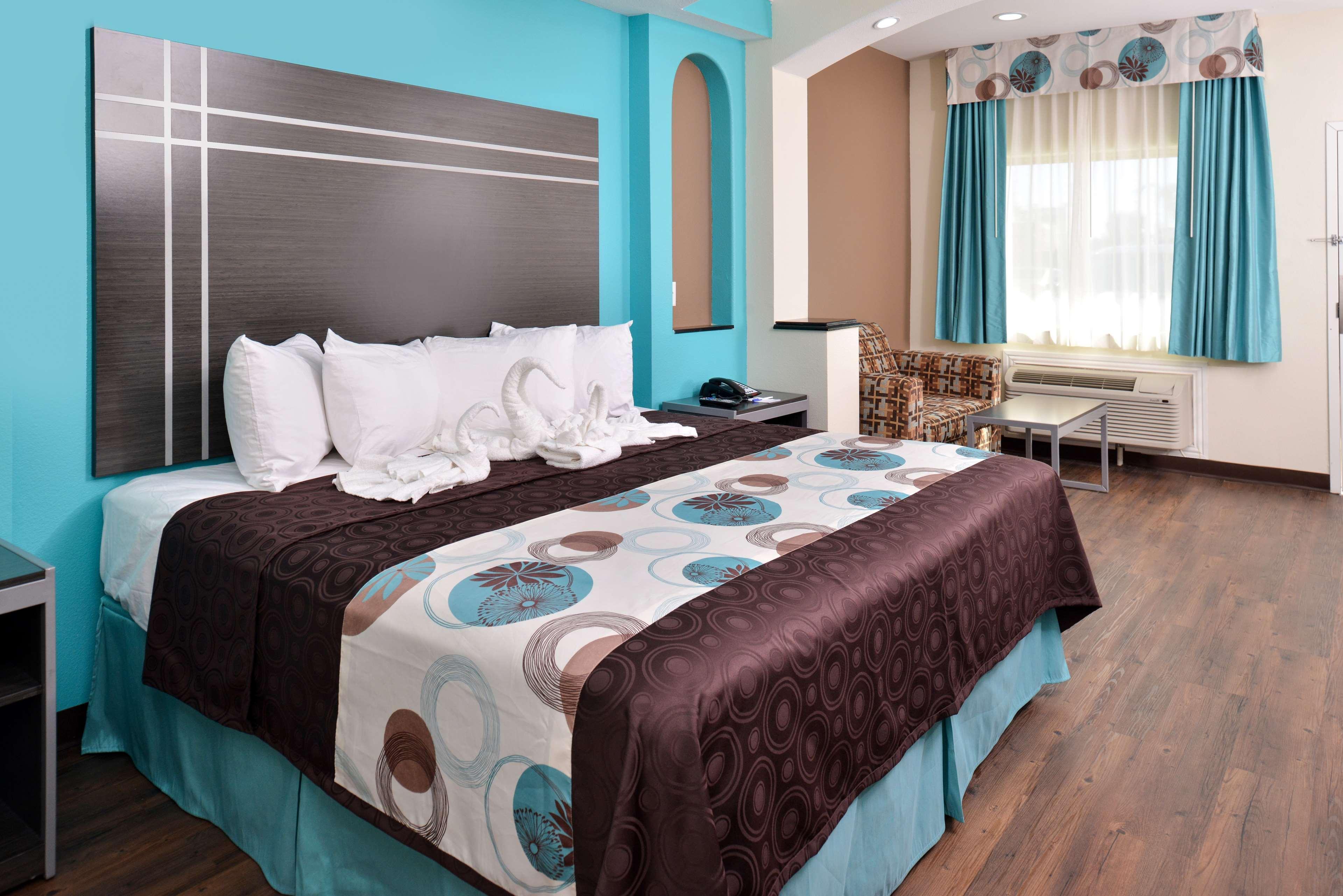 Americas Best Value Inn & Suites - Houston/Hwy 6 & Westpark Mission Bend Esterno foto
