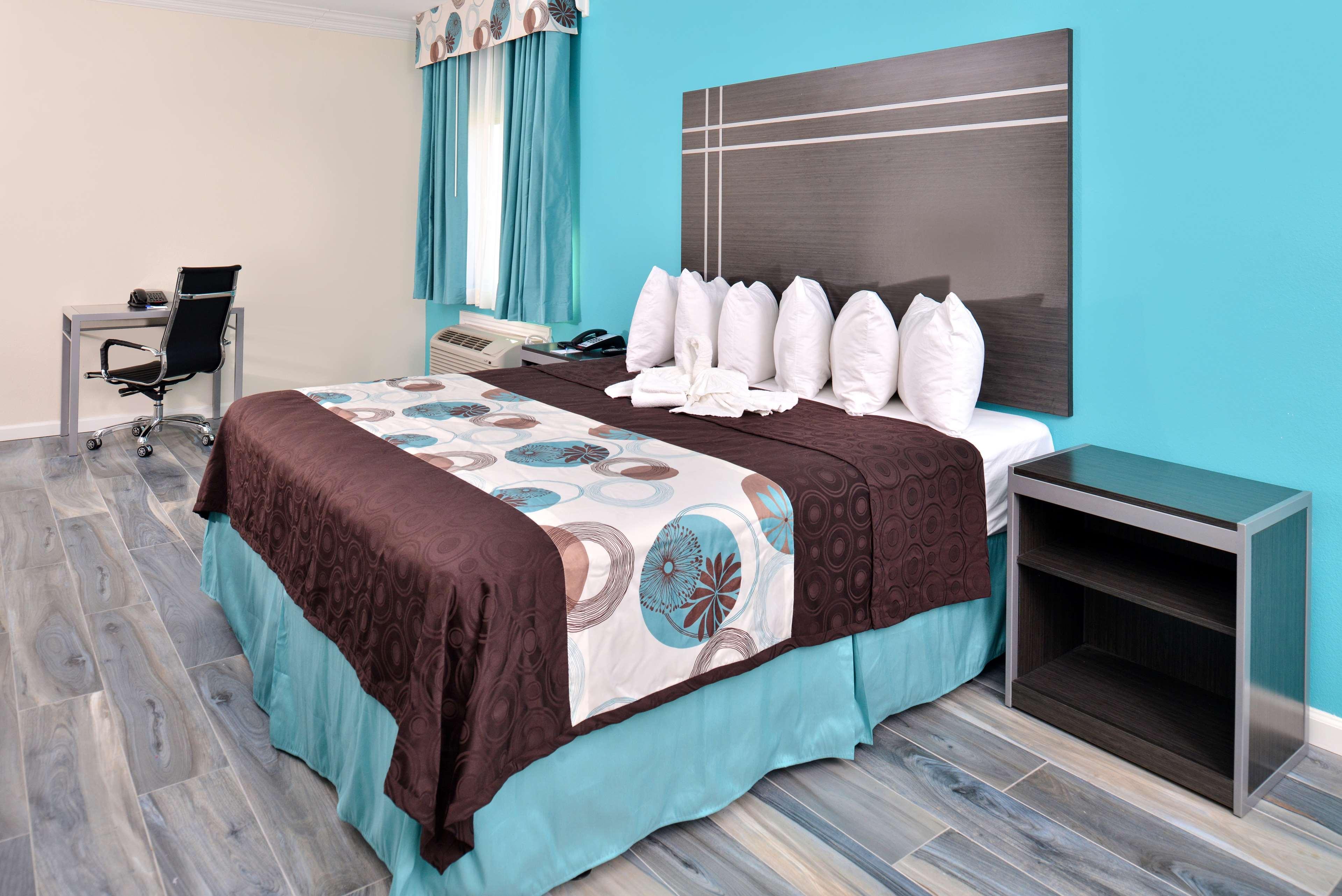 Americas Best Value Inn & Suites - Houston/Hwy 6 & Westpark Mission Bend Esterno foto