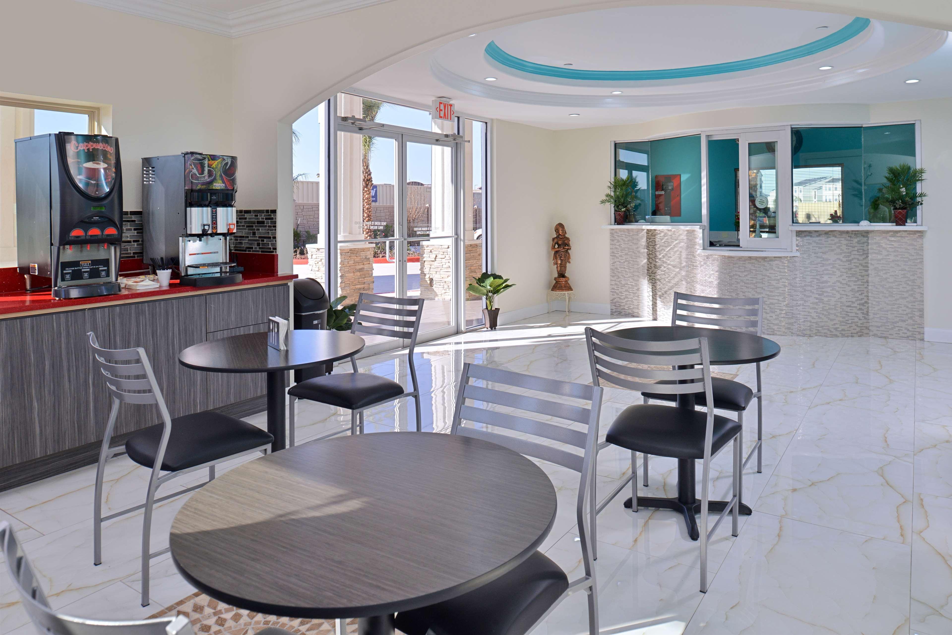 Americas Best Value Inn & Suites - Houston/Hwy 6 & Westpark Mission Bend Esterno foto