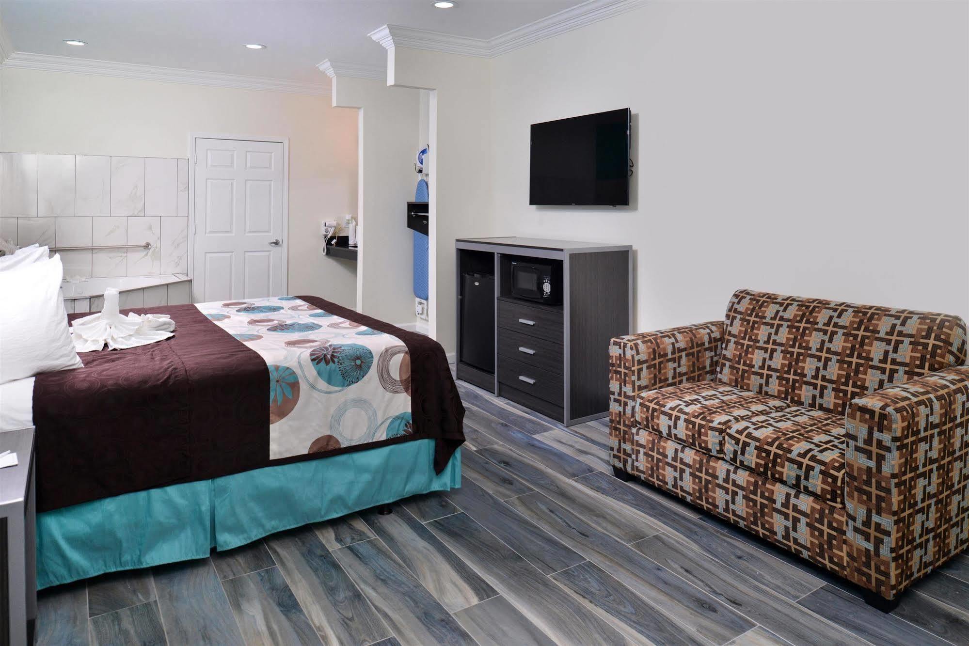 Americas Best Value Inn & Suites - Houston/Hwy 6 & Westpark Mission Bend Esterno foto